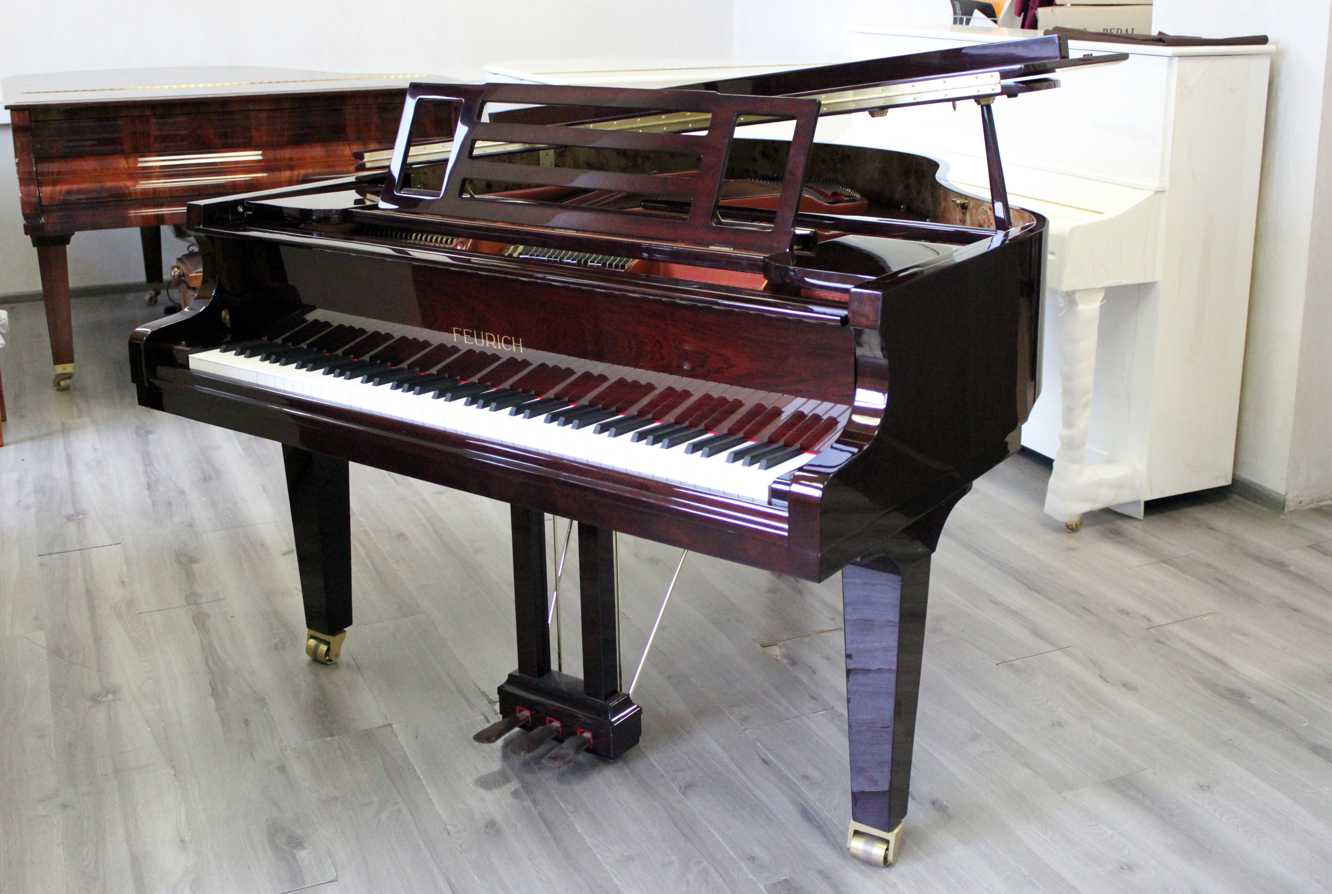 Рояль Feurich