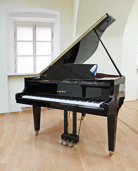 Кабинетный черный Kawai