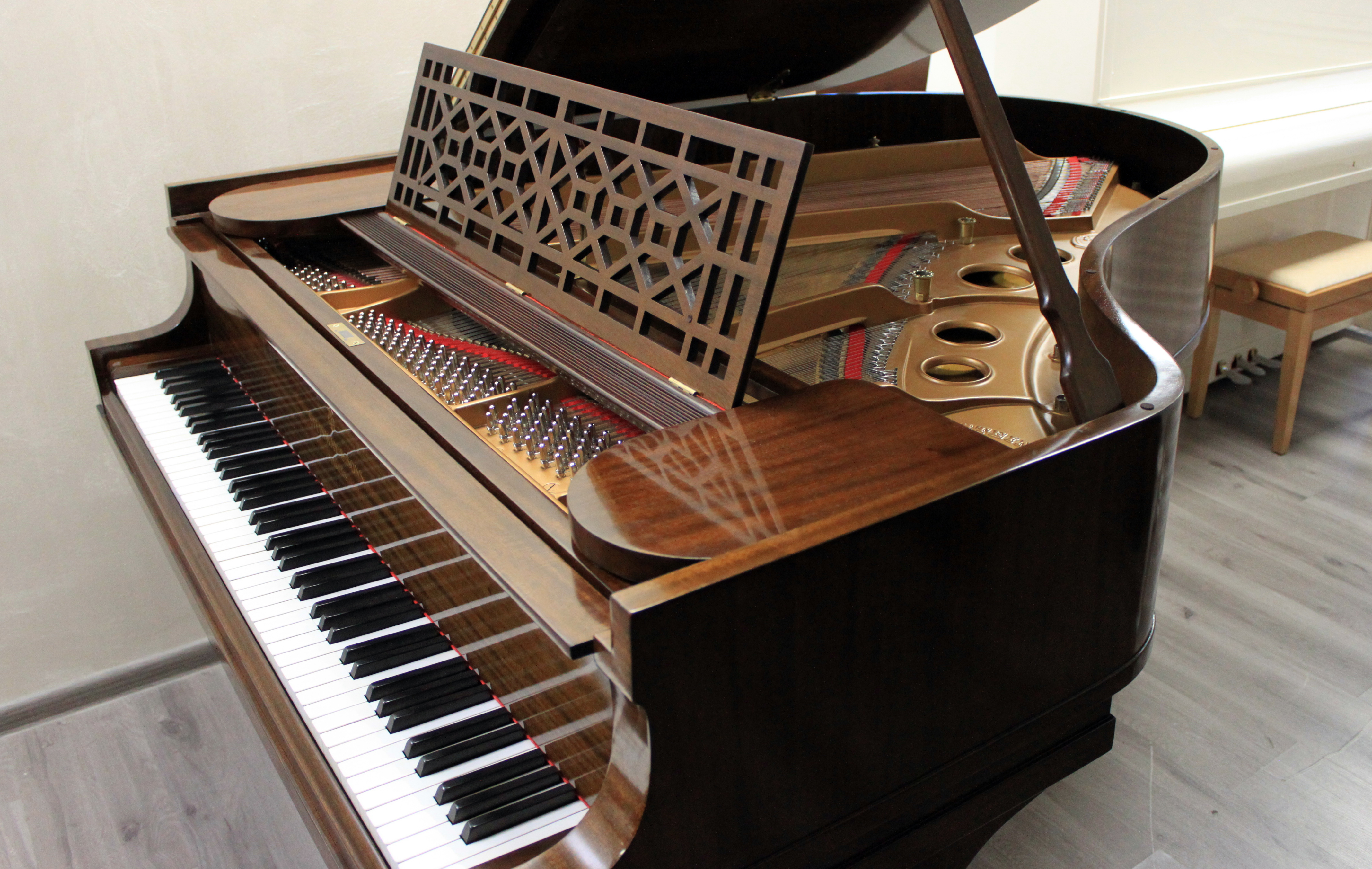 Steinway & Sons О-180