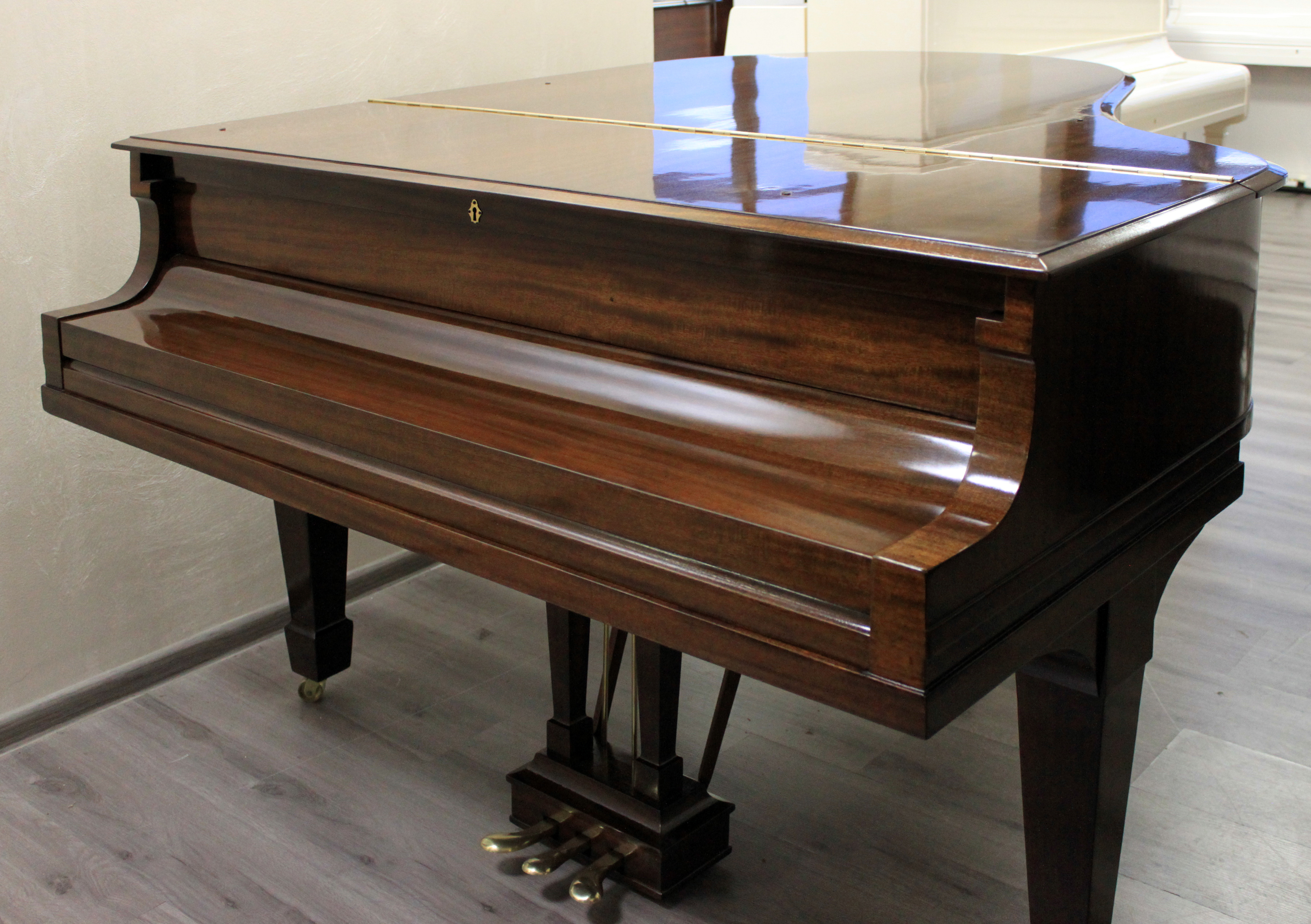 Steinway & Sons O-180