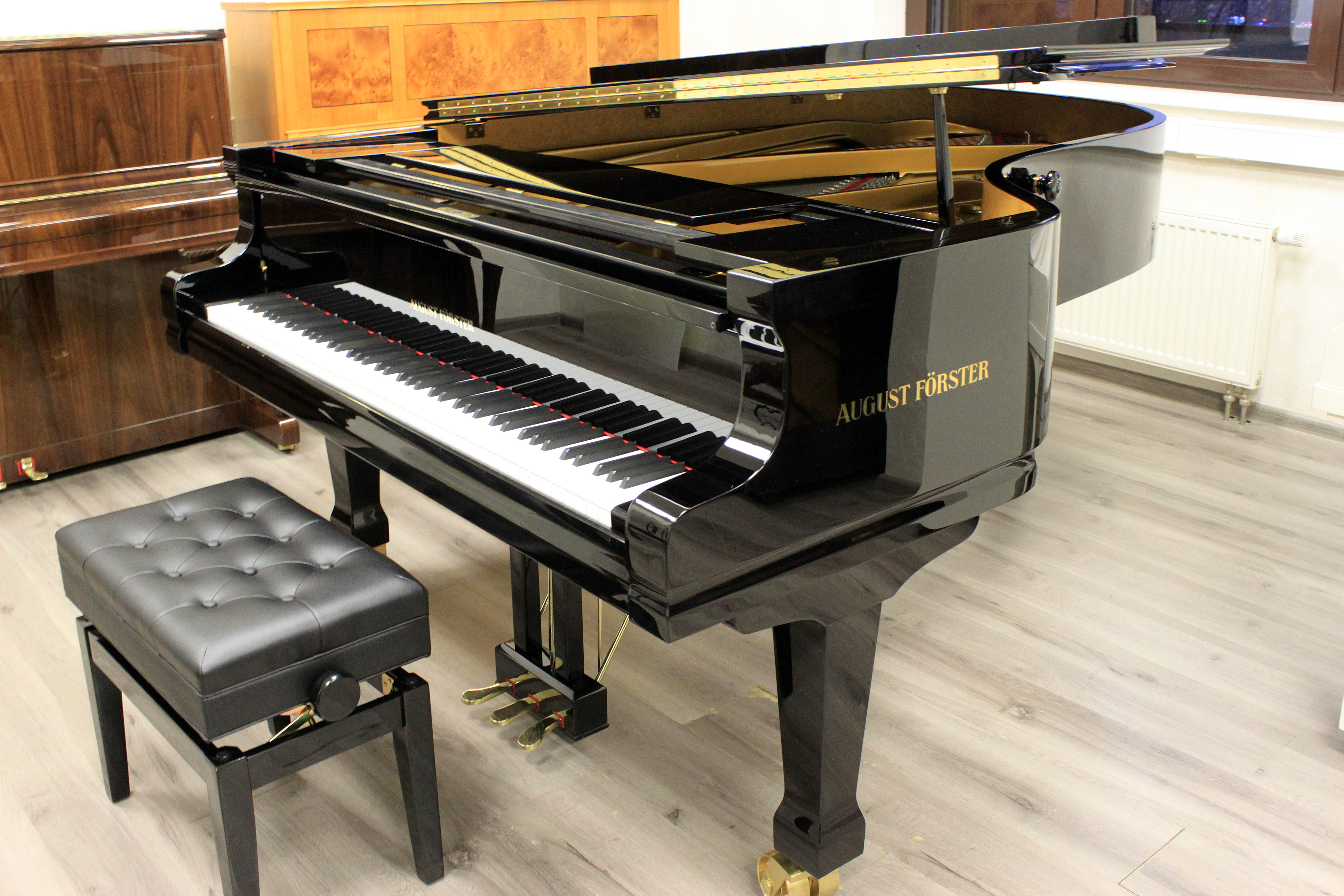 Концертный рояль August Forster Super Mondial 275