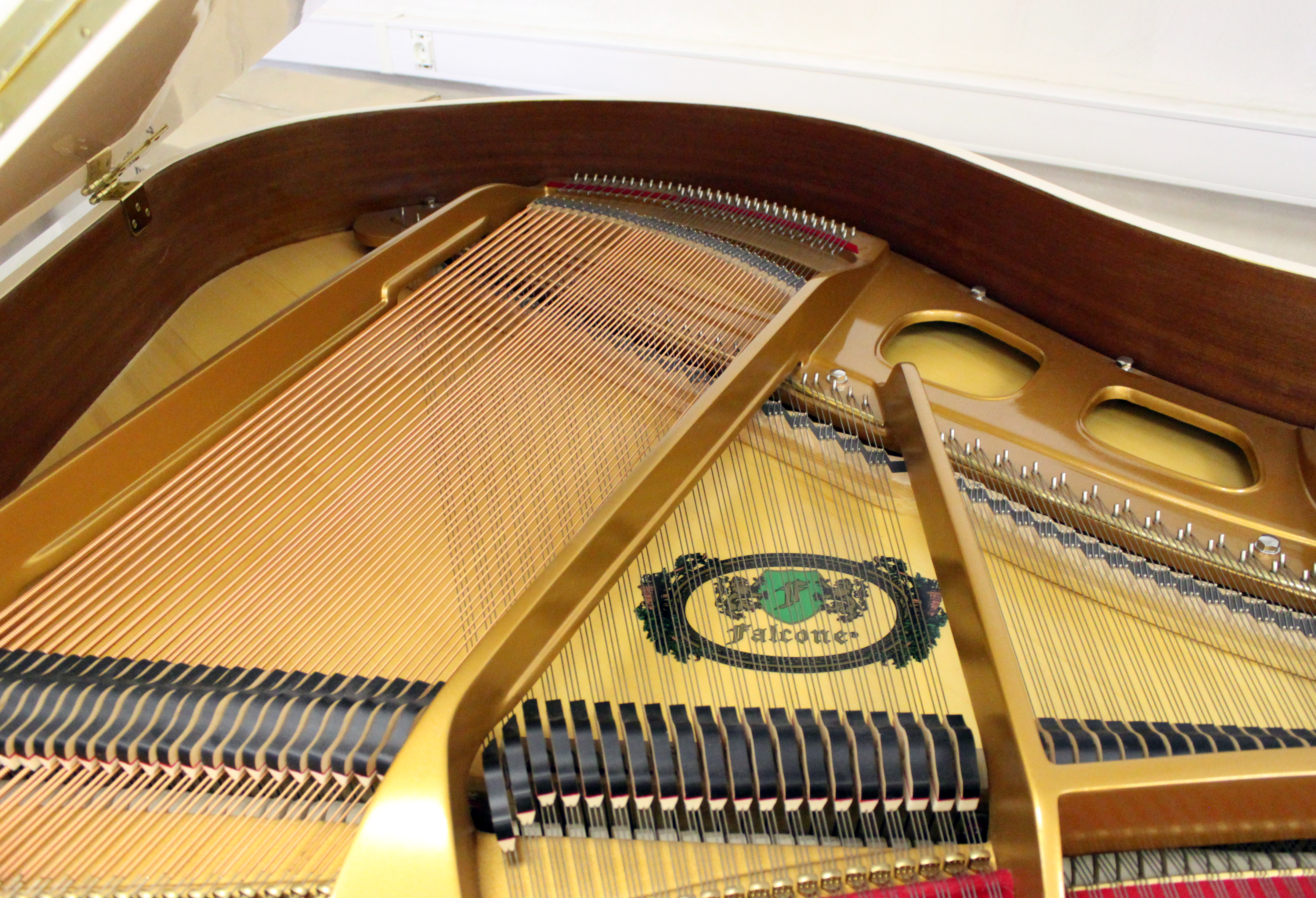 Фальконе, мини рояль