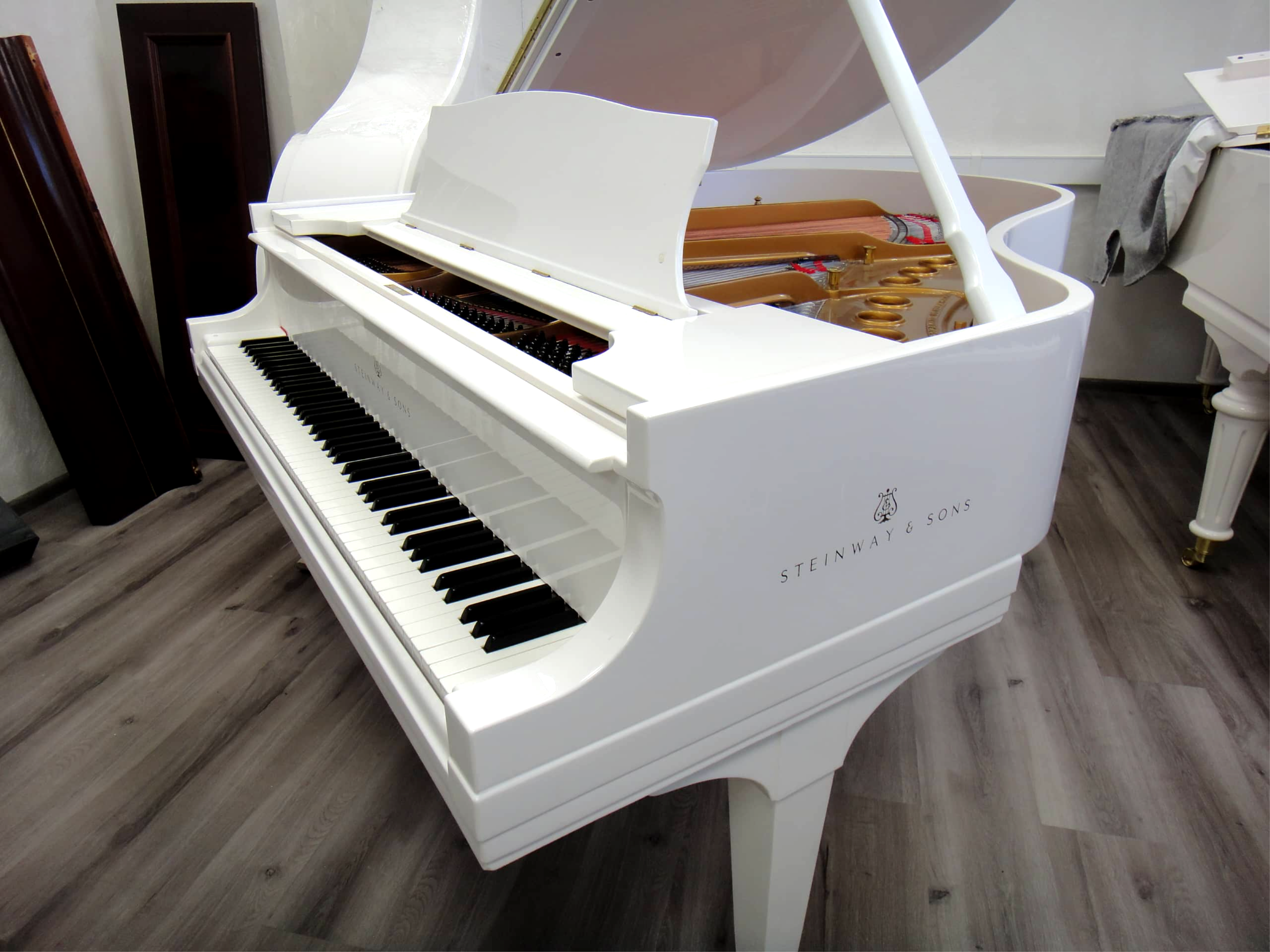Мини рояль Steinway & Sons S-155
